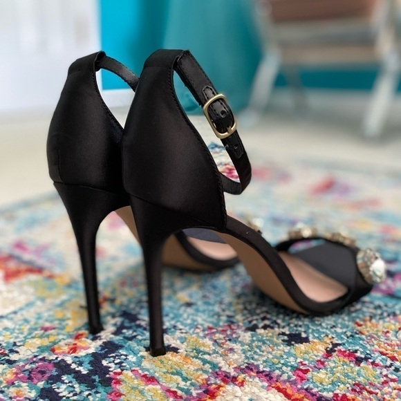 Steve Madden Fabulous Jeweled Black Satin Stiletto Heels 8.5 NEW - Picture 6 of 9